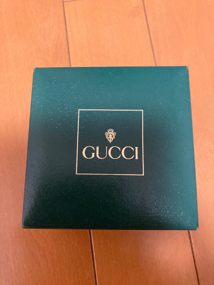 GUCCI 時計ケースと時計リング