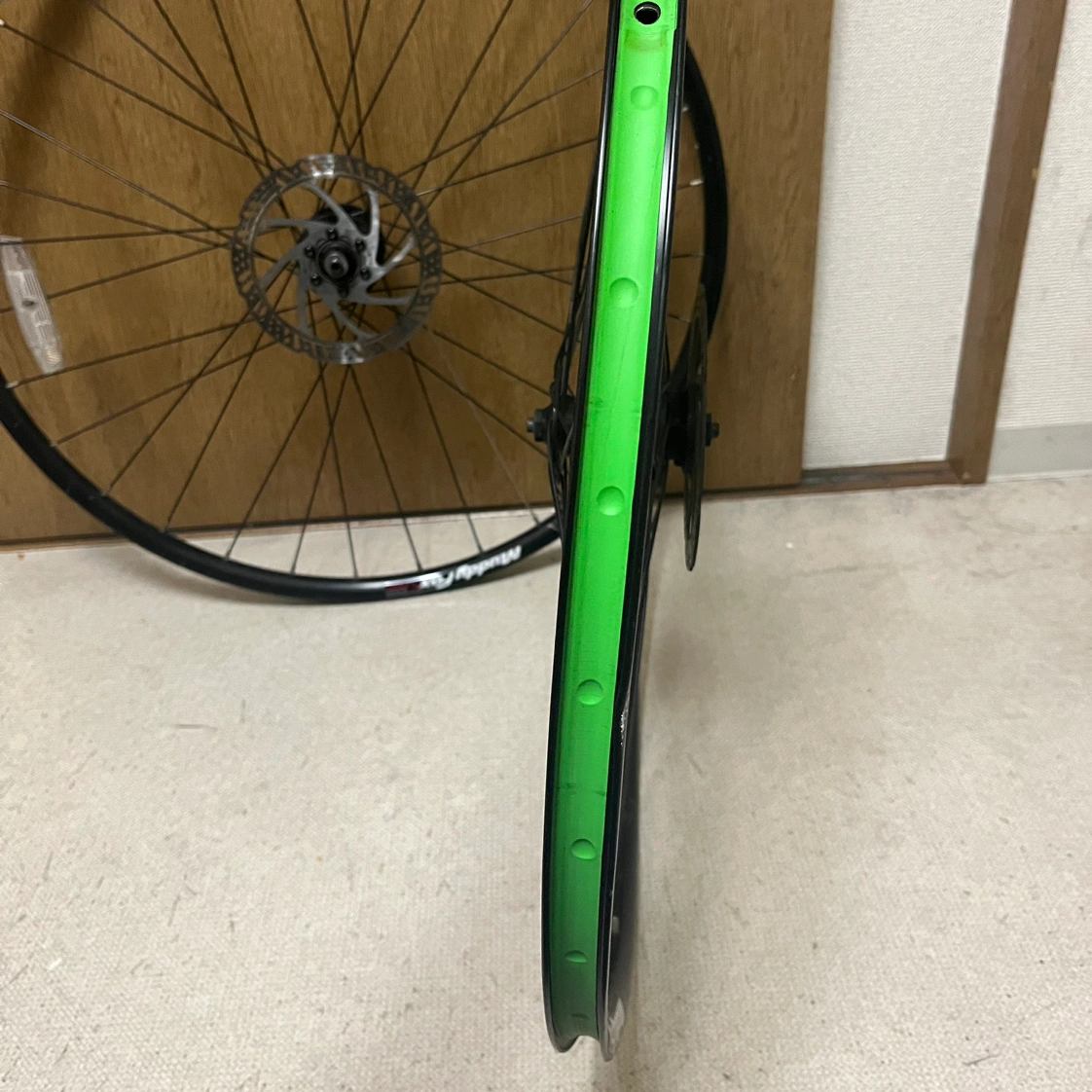 自転車 クロスバイク ロードバイク ホイール タイヤ 700 622-18 ディスクブレーキの写真3枚目