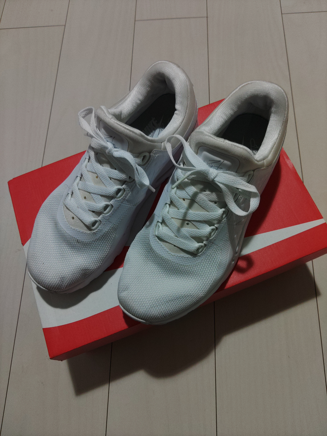 NIKE AIR MAX ZERO ESSENTIAL