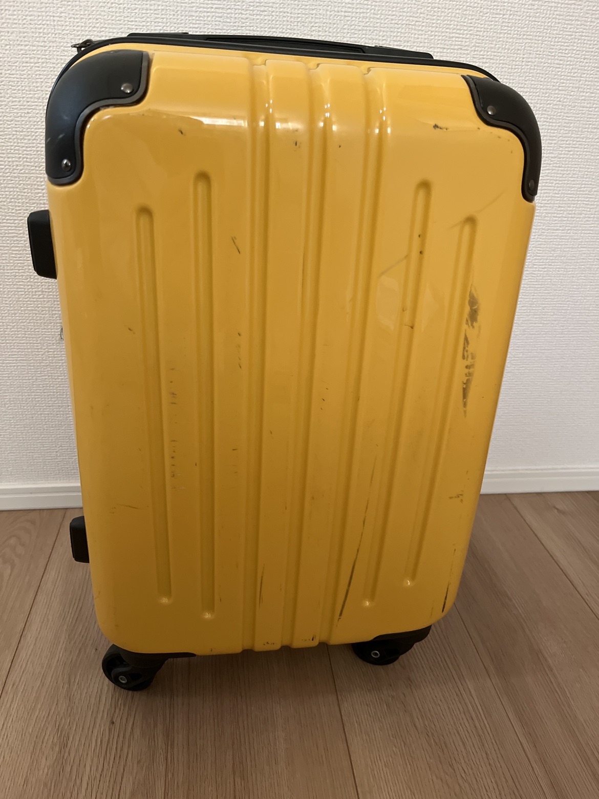 スーツケース小サイズ