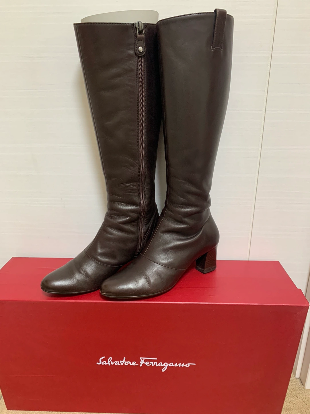 フェラガモ ロングブーツ