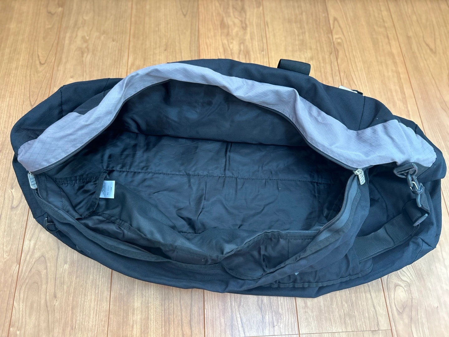adidas 超大容量ボストンバックの写真2枚目
