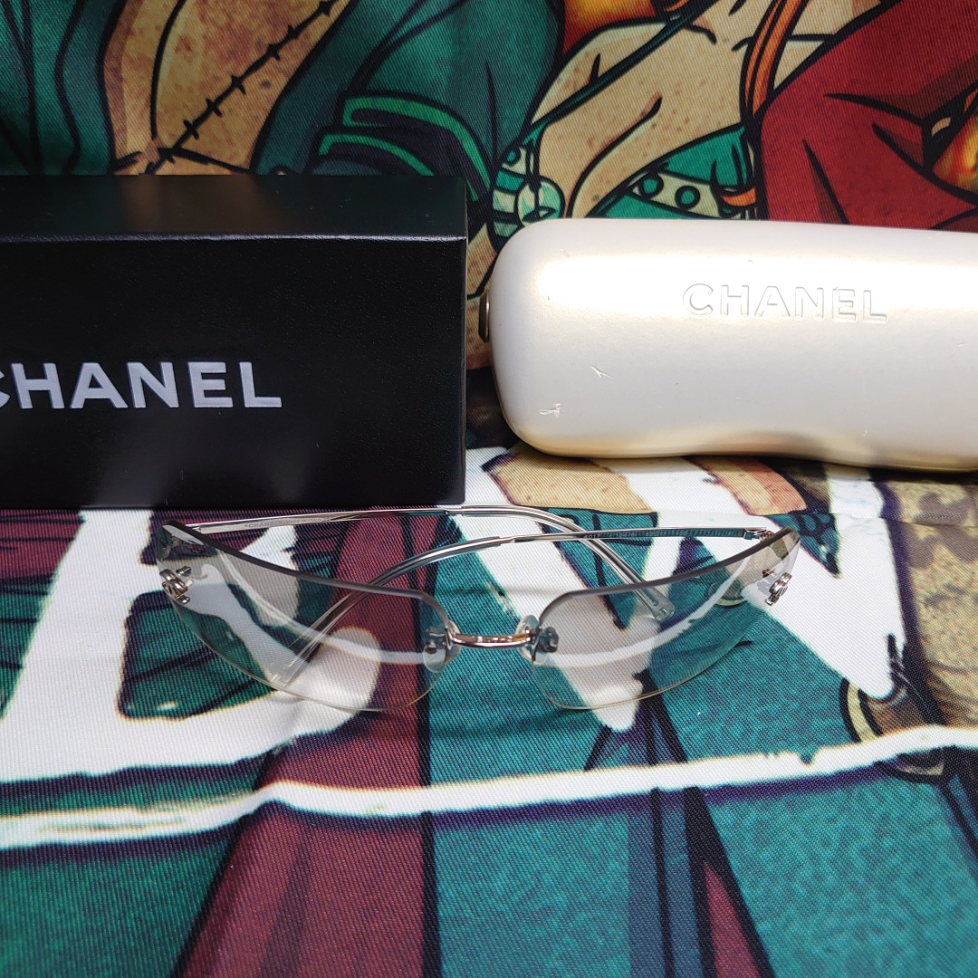 CHANEL サングラスの写真3枚目