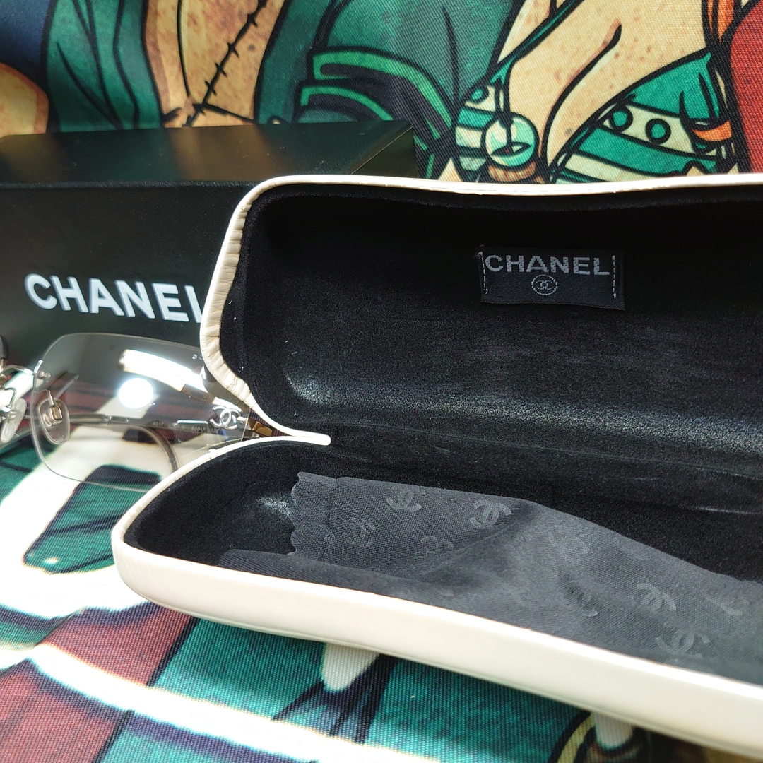 CHANEL サングラスの写真4枚目