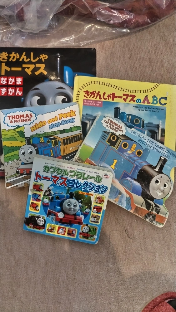 トーマス 絵本 5冊 英語もあります