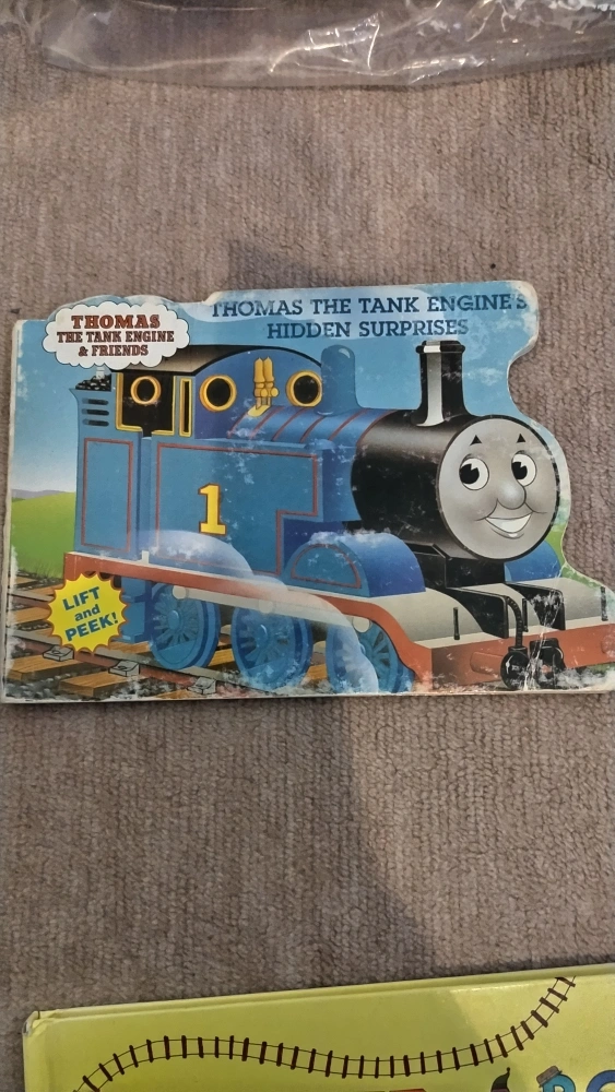 トーマス 絵本 5冊 英語もありますの写真3枚目