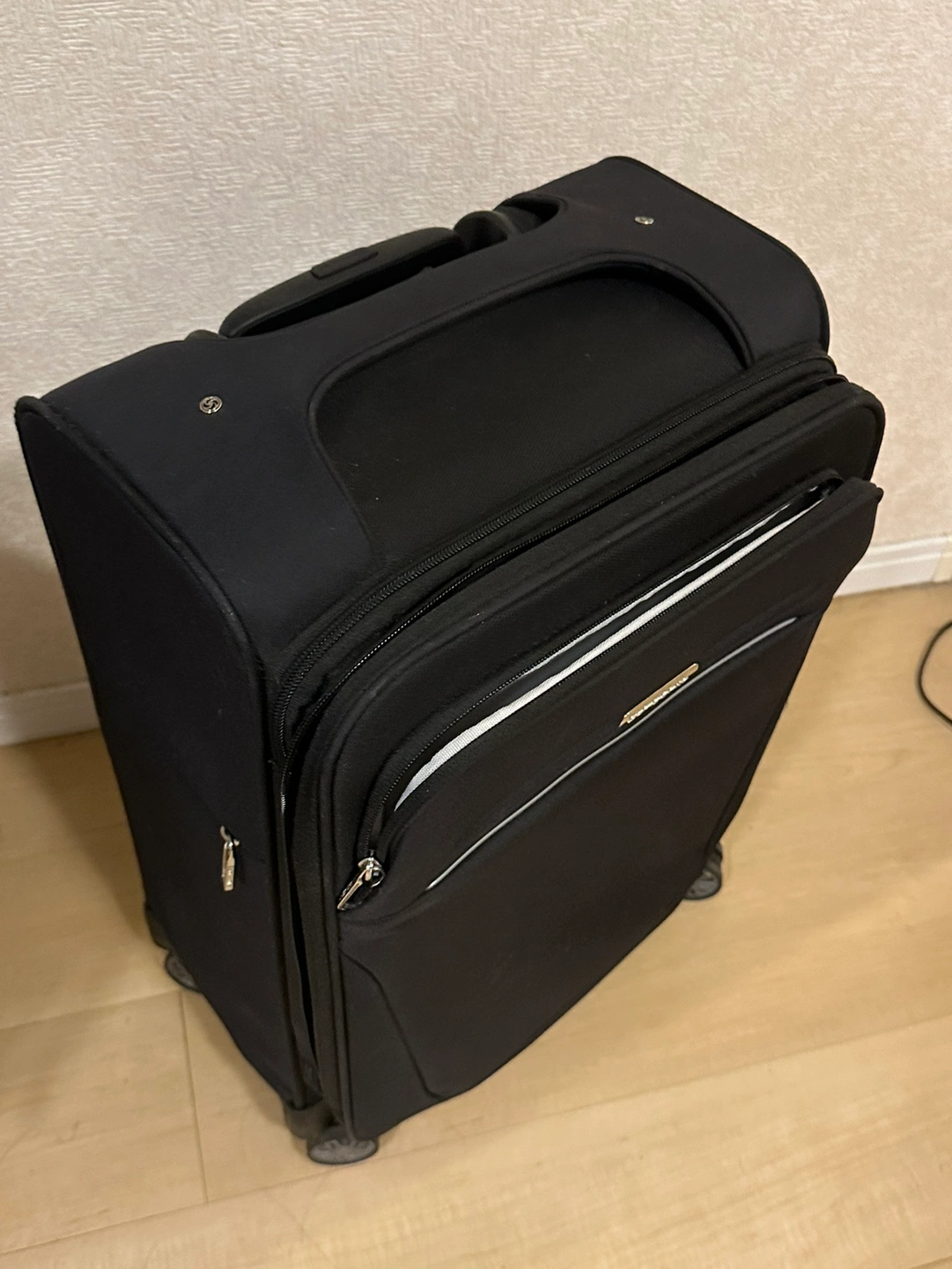 【美品】Samsonite サムソナイト スーツケース 55cm 機内持ち込みサイズの写真2枚目