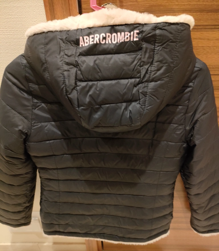 最終値下げ美品アバクロ140 紺✕ベビーピンク リバーシブルの写真2枚目