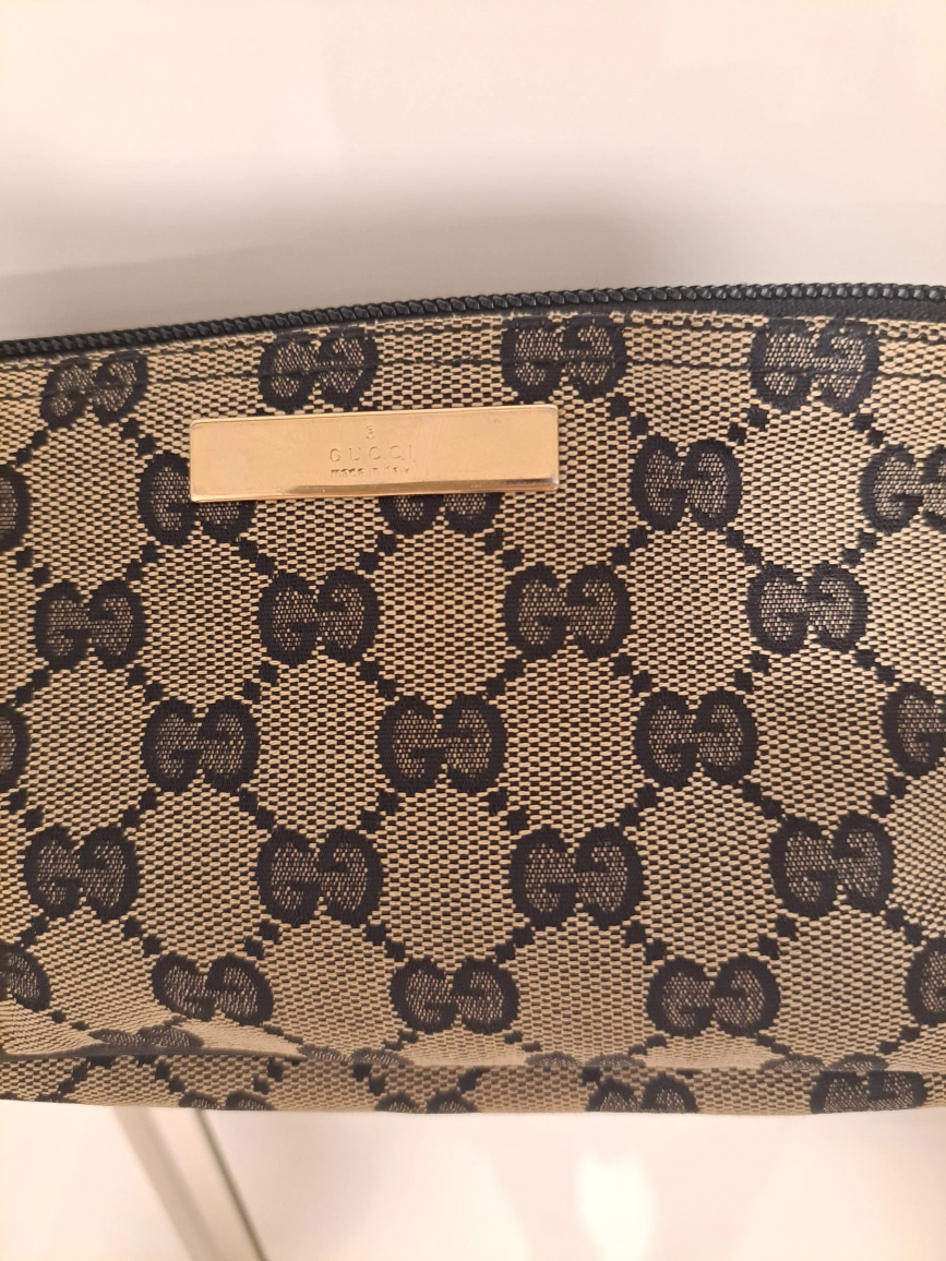 【美品】グッチ ポーチの写真2枚目