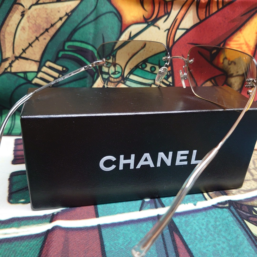 CHANEL サングラスの写真2枚目