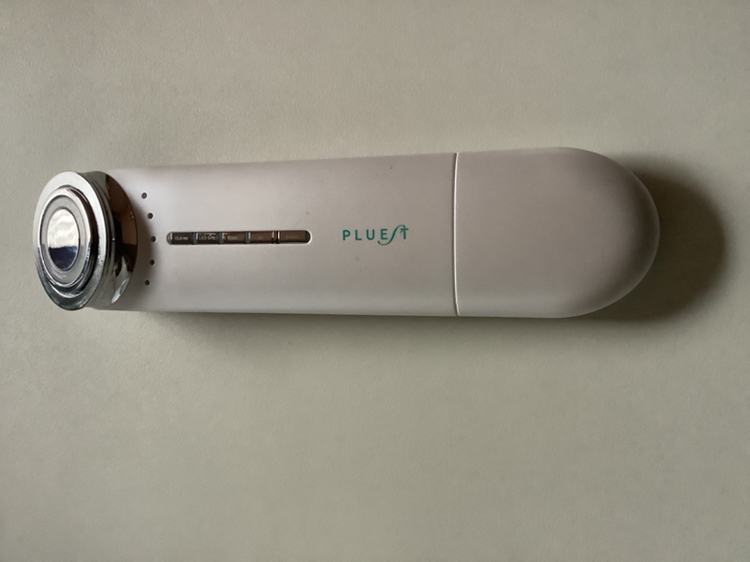 PLUEST 美顔器　破格です