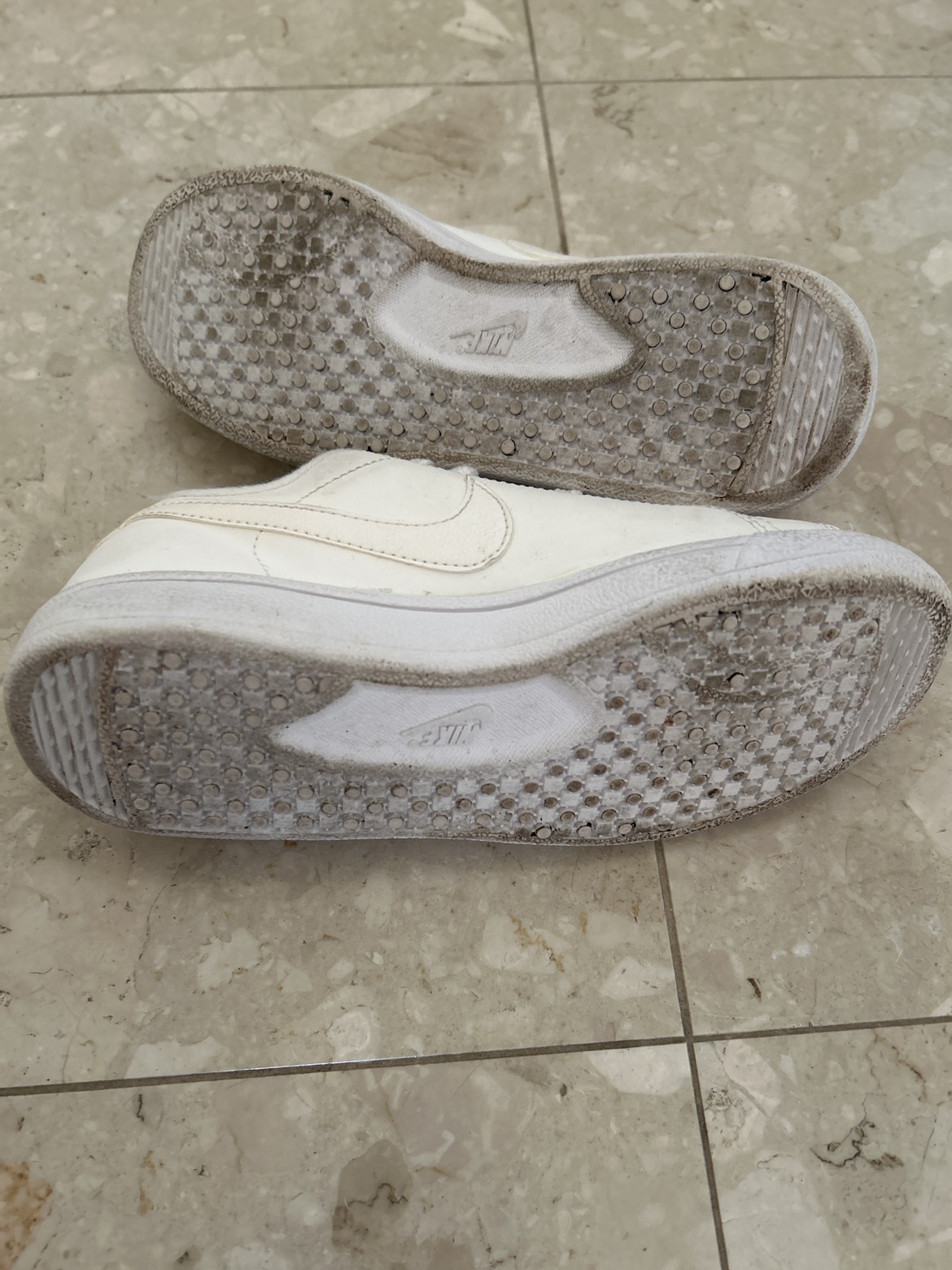 NIKEスニーカー23cmの写真4枚目