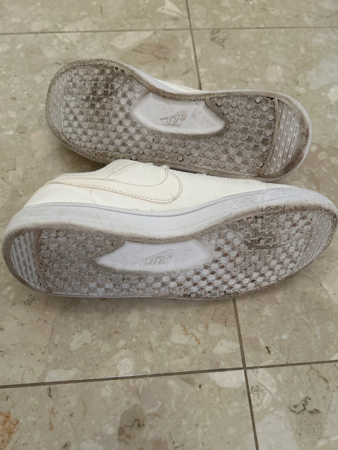NIKEスニーカー23cmの写真4枚目