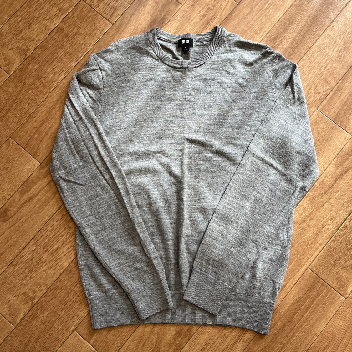 【UNIQLO】メンズ　薄手セーター　Mの写真2枚目