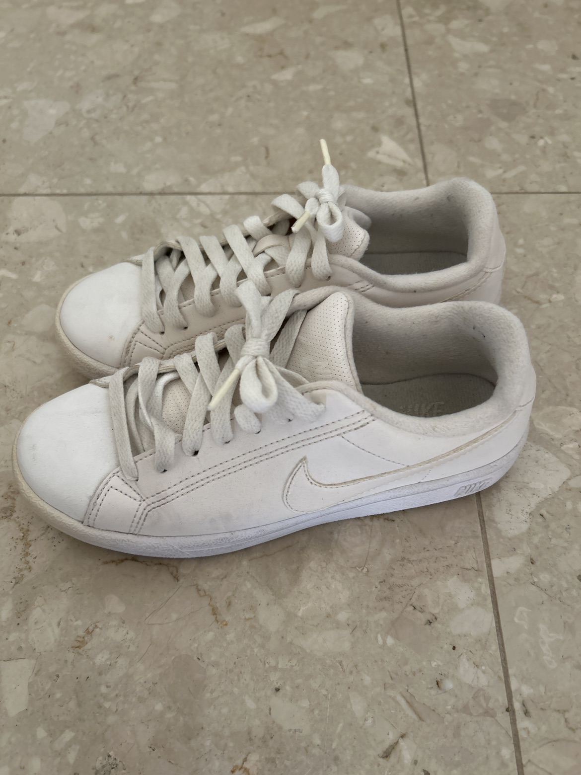NIKEスニーカー23cmの写真2枚目