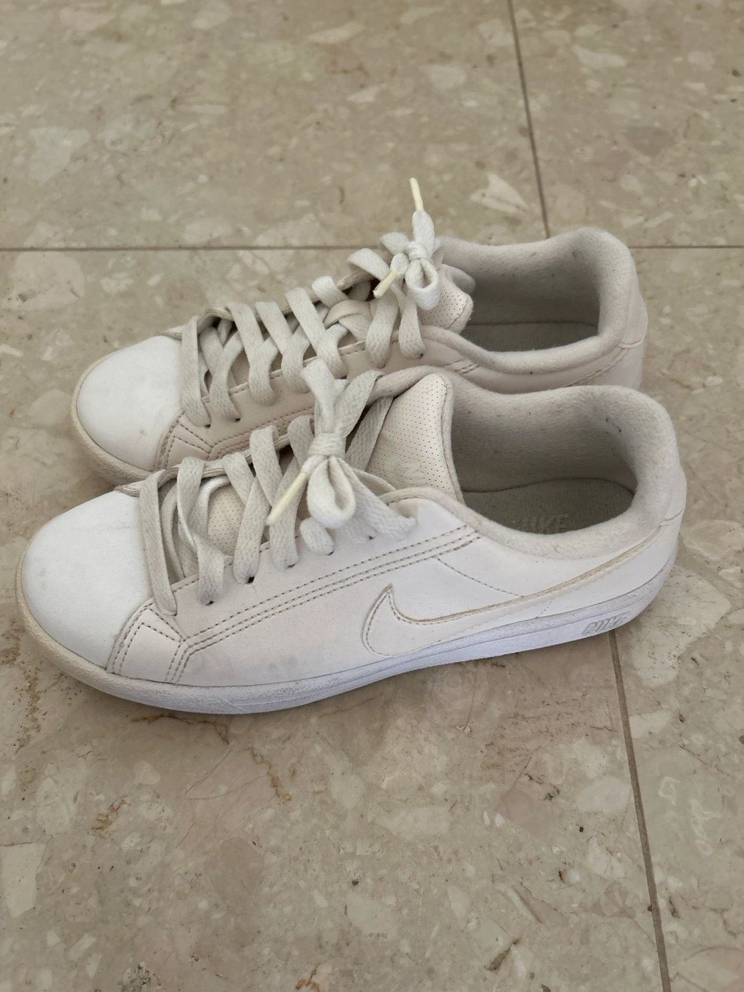 NIKEスニーカー23cmの写真2枚目
