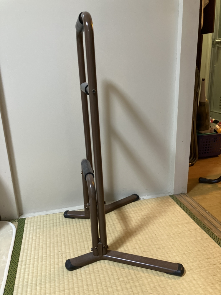 立ち上がり用手摺りの写真2枚目