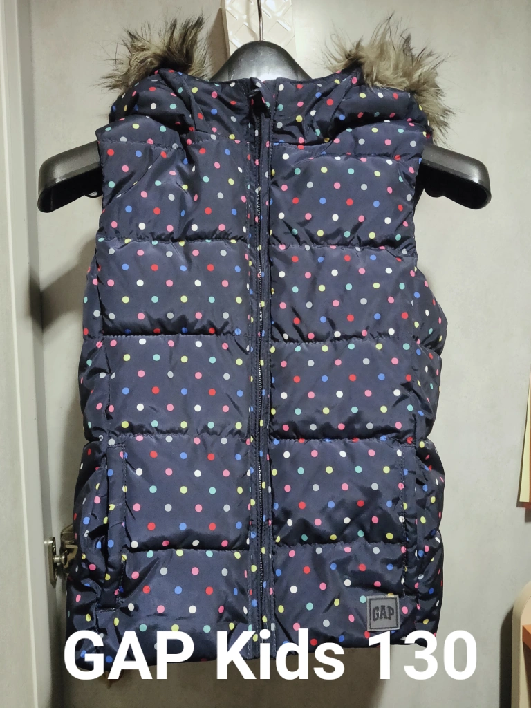 美品GAP Kids120ダウンベスト中綿暖かいプリマロフト姉妹コーデボリュームの写真6枚目