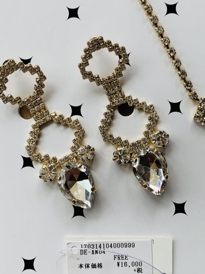 e.m  ピアス＆ネックレス　１回のみ使用　パーティー、クリスマスの写真2枚目