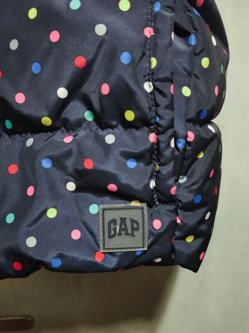 美品GAP Kids120ダウンベスト中綿暖かいプリマロフト姉妹コーデボリュームの写真7枚目
