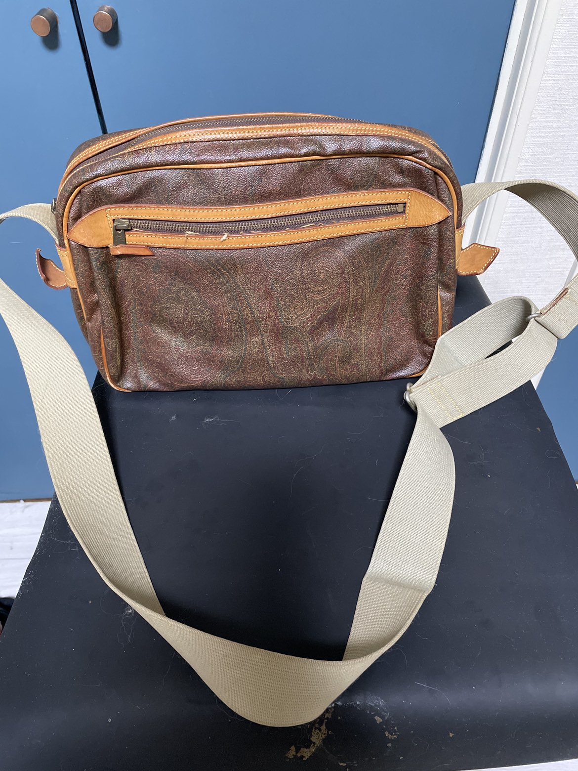 ETAOのショルダーバッグ