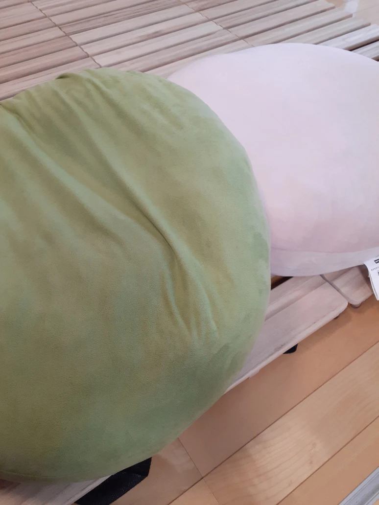 ニトリ　もちもちクッション