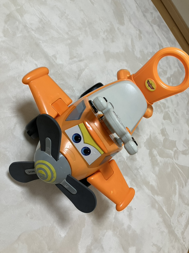 プレーンズ 足蹴り車 手押し車 音が鳴ります