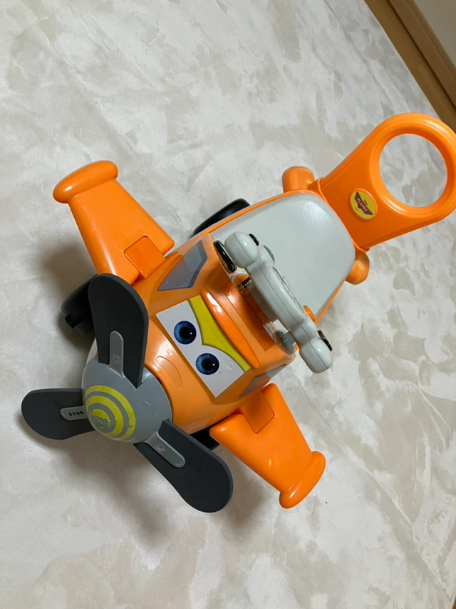プレーンズ 足蹴り車 手押し車 音が鳴ります