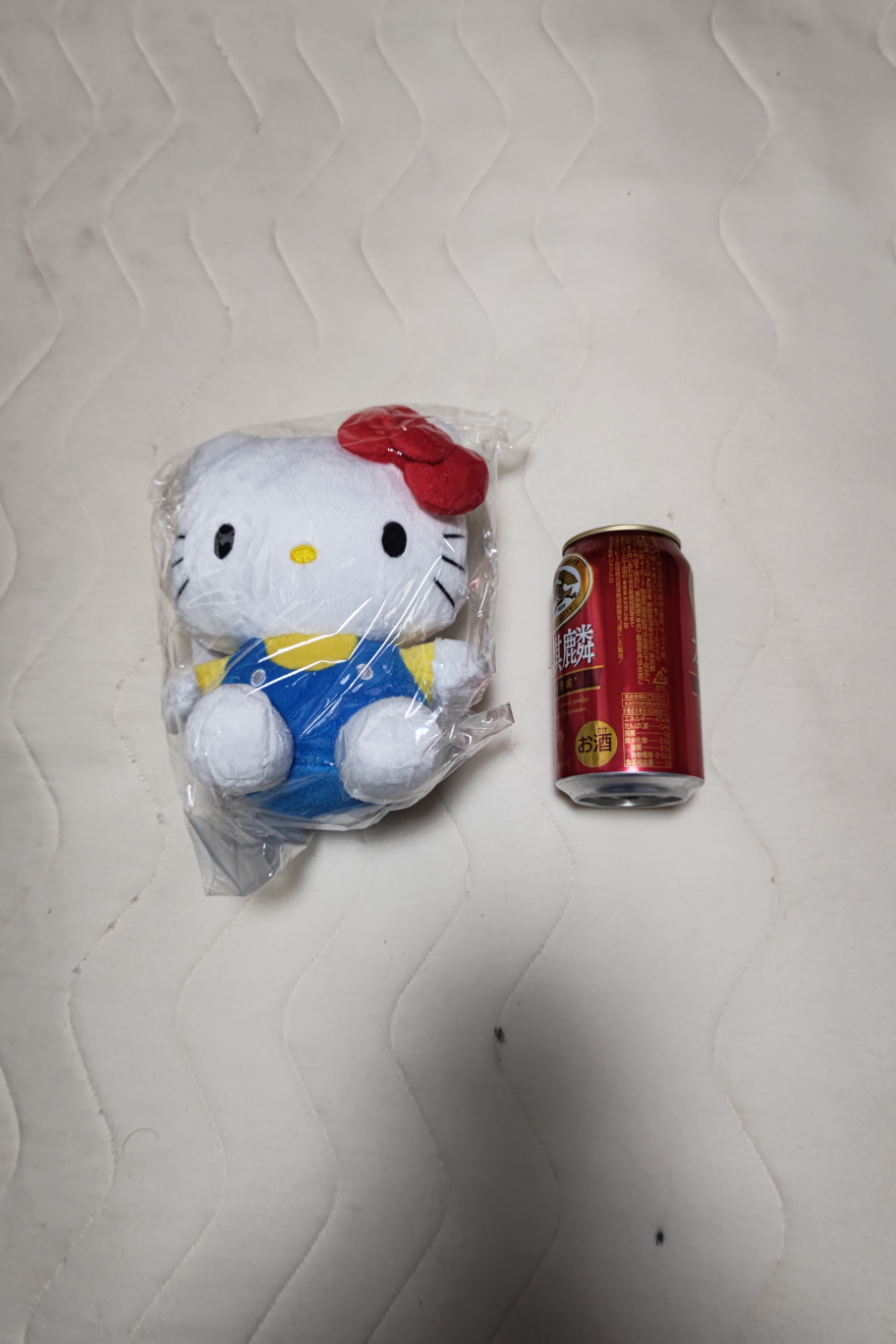 【値下げ】新品未使用品  非売品・サンリオ・ハローキティ・ぬいぐるみ&タオルのセットの写真2枚目