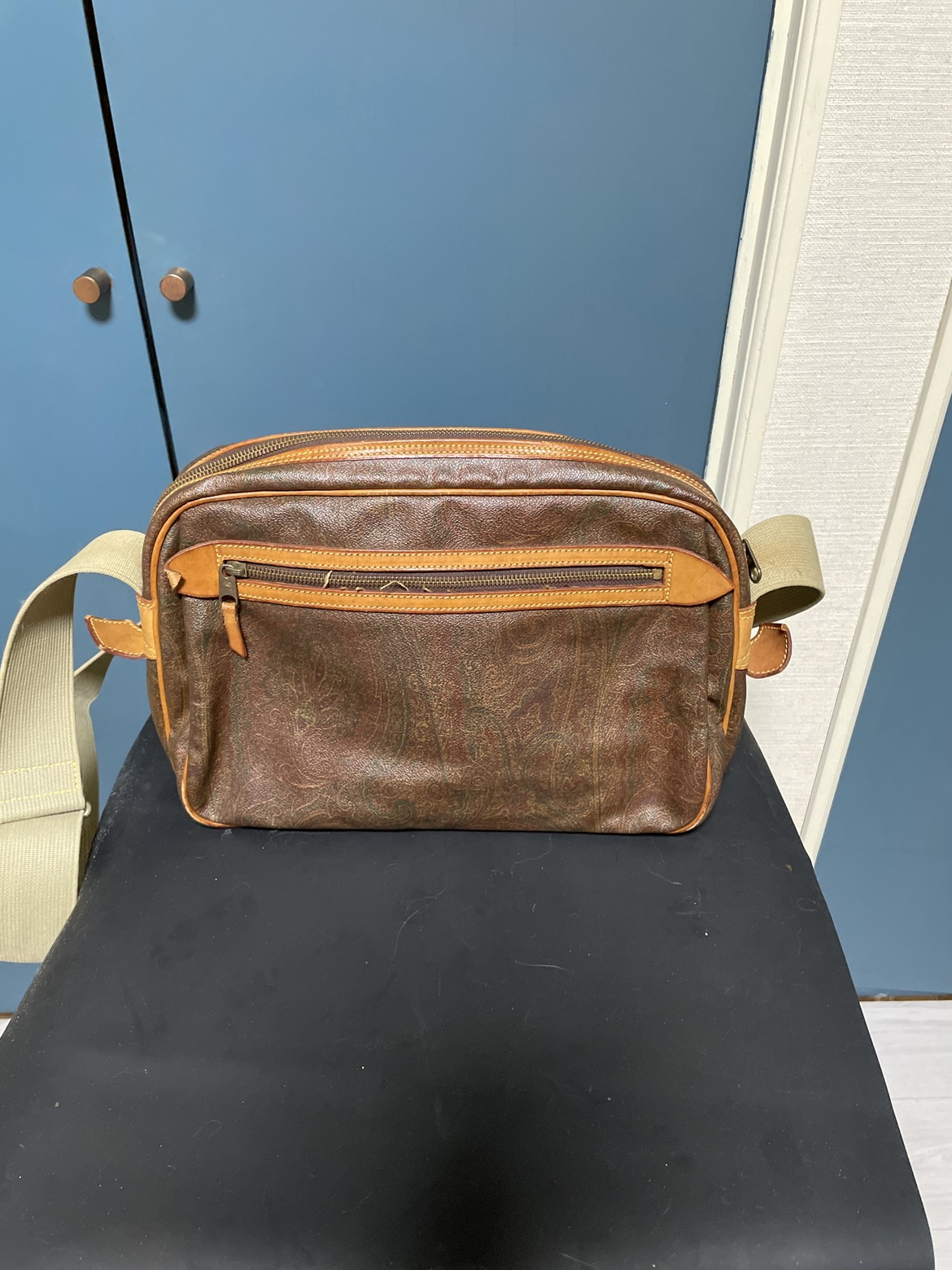ETAOのショルダーバッグの写真2枚目