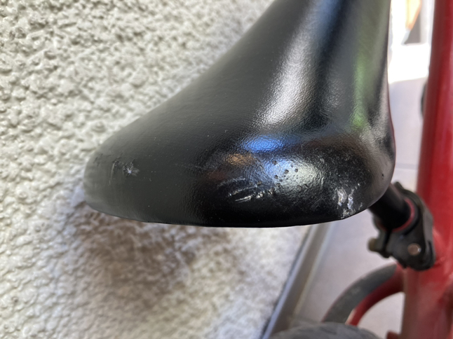 ストライダー 足蹴りバイク 二輪車 赤の写真2枚目
