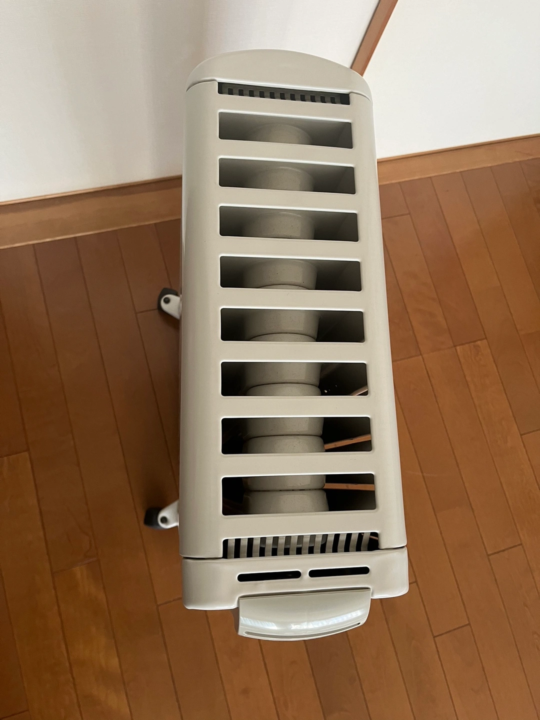 デロンギ DeLonghi イタリア製 オイルラジエターヒーター 091521TECの写真3枚目
