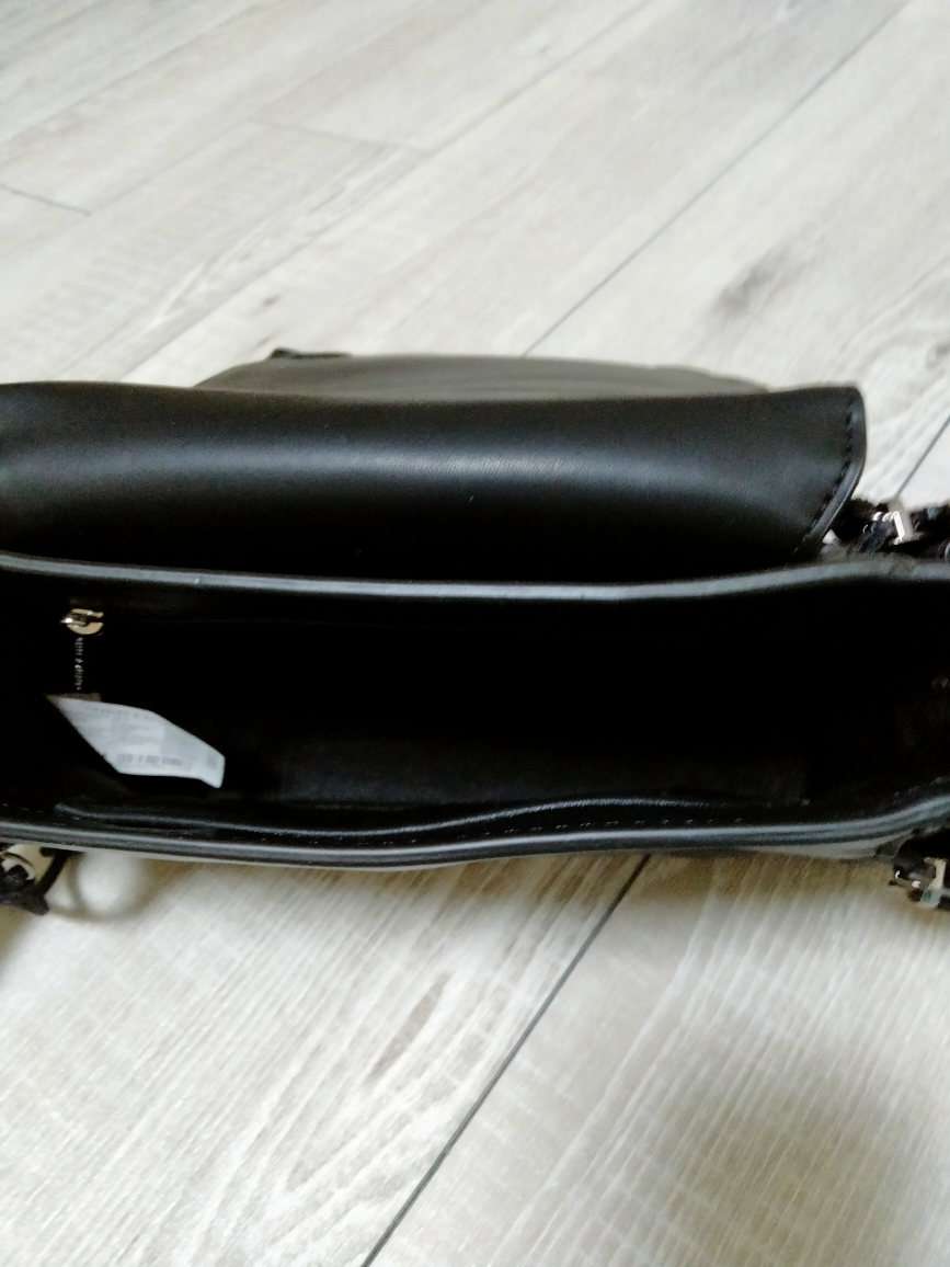 【 CHARLES & KEITH 】ショルダーバッグの写真3枚目
