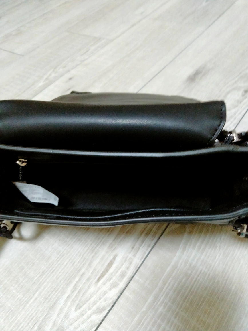 【 CHARLES & KEITH 】ショルダーバッグの写真3枚目