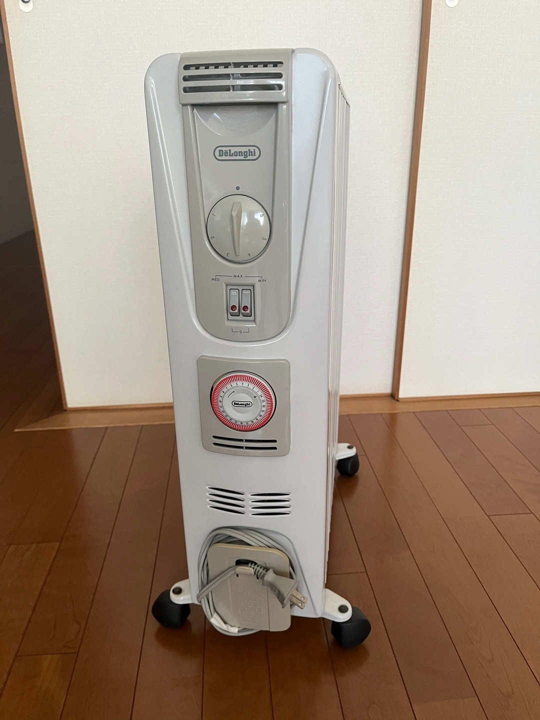 デロンギ DeLonghi イタリア製 オイルラジエターヒーター 091521TEC