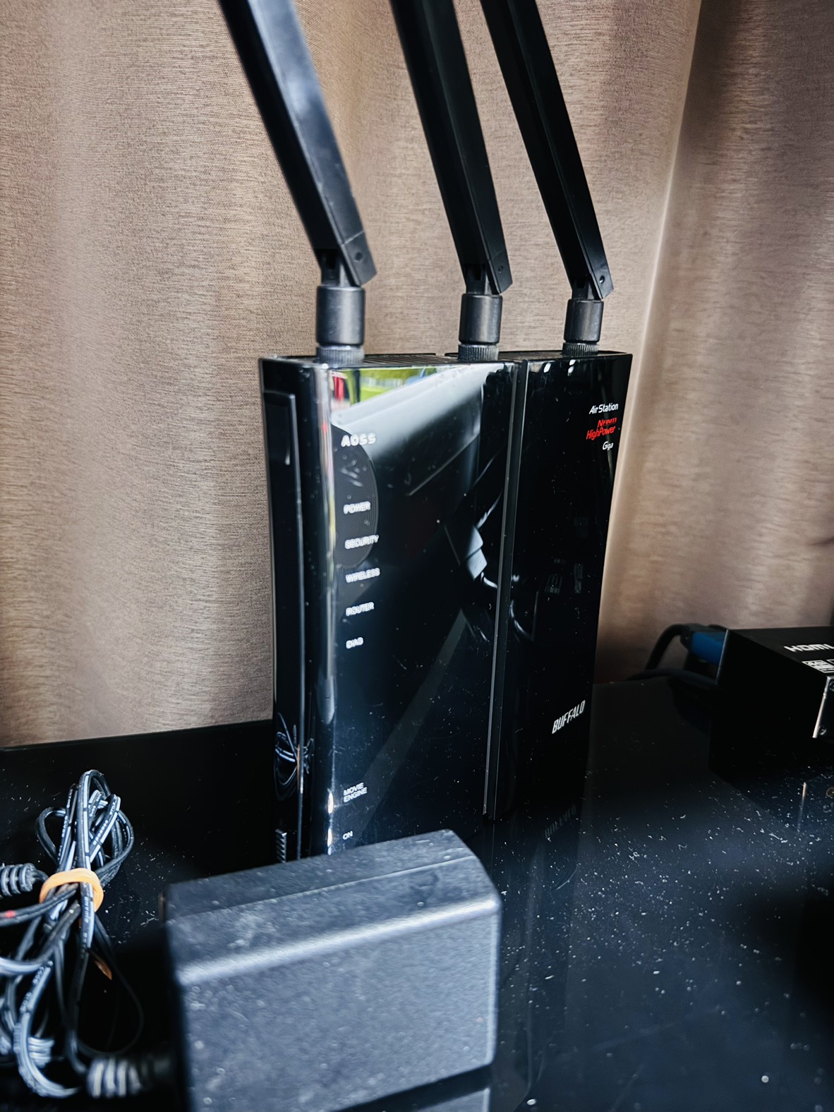 BUFFALO 無線LANルーター WZR-HP-G450Hの写真2枚目