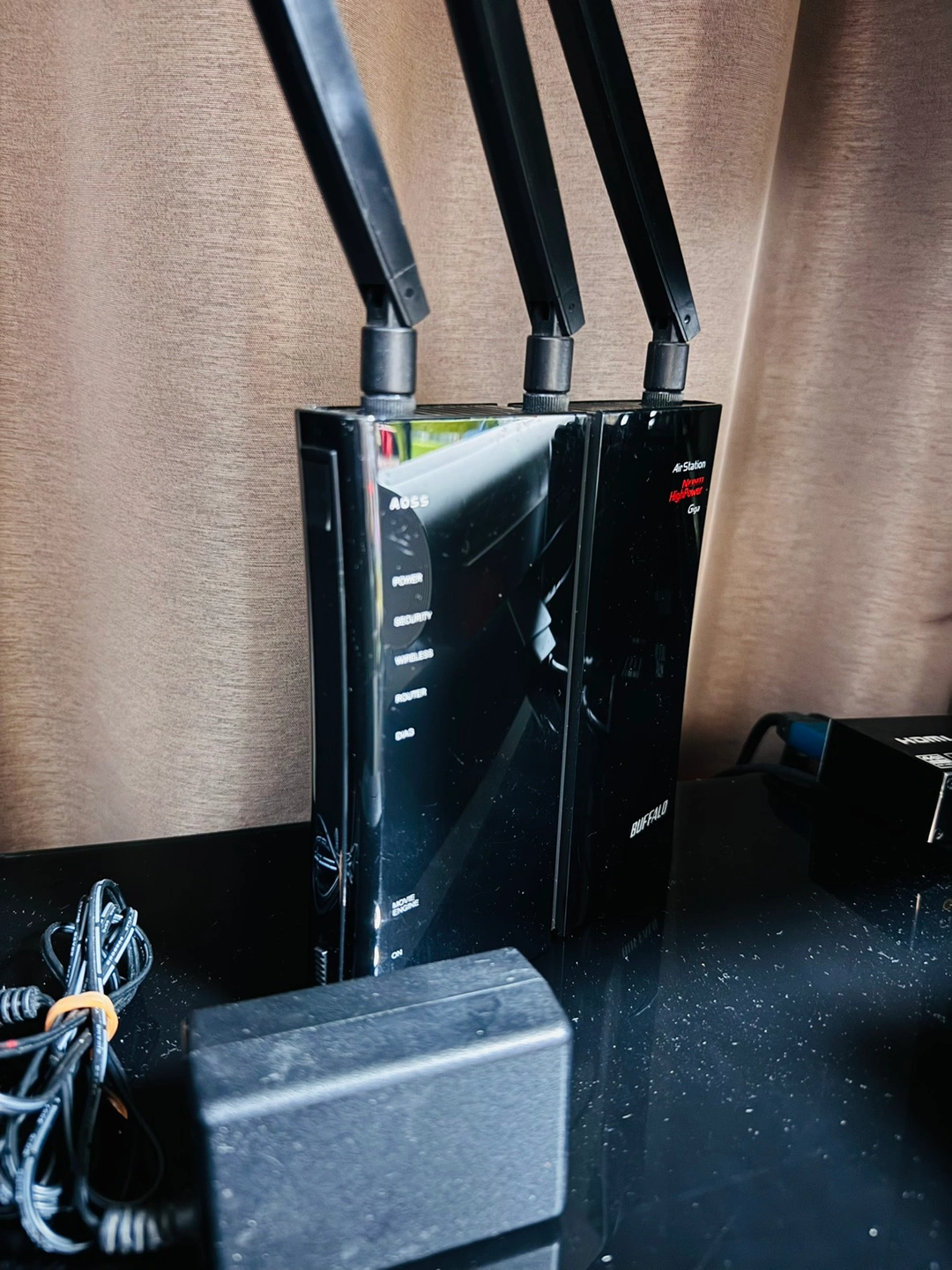 BUFFALO 無線LANルーター WZR-HP-G450Hの写真2枚目