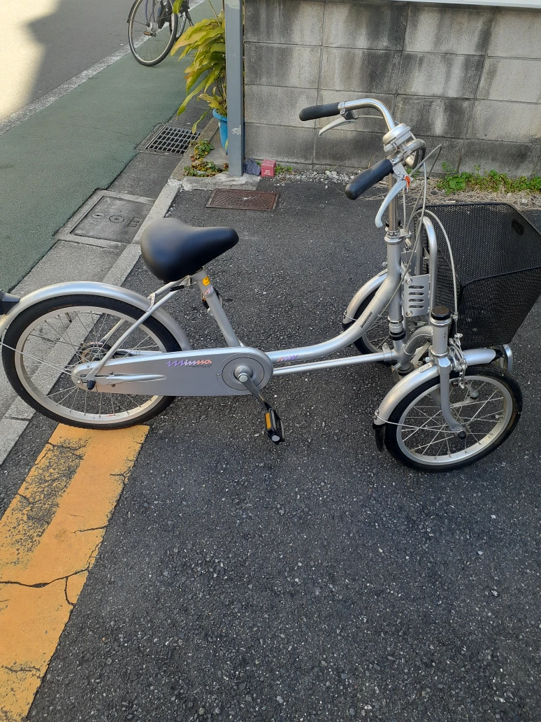 高齢者用三輪車の写真3枚目