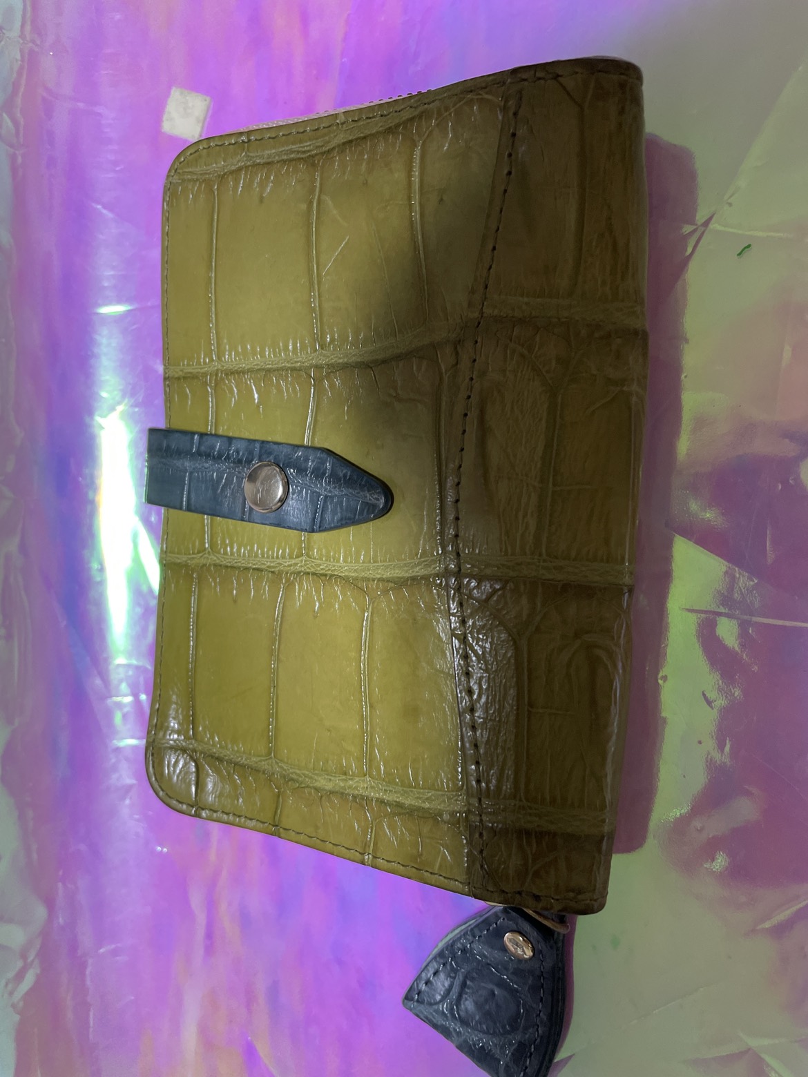 falchiクロコダイルジュエルカラー二つ折り財布