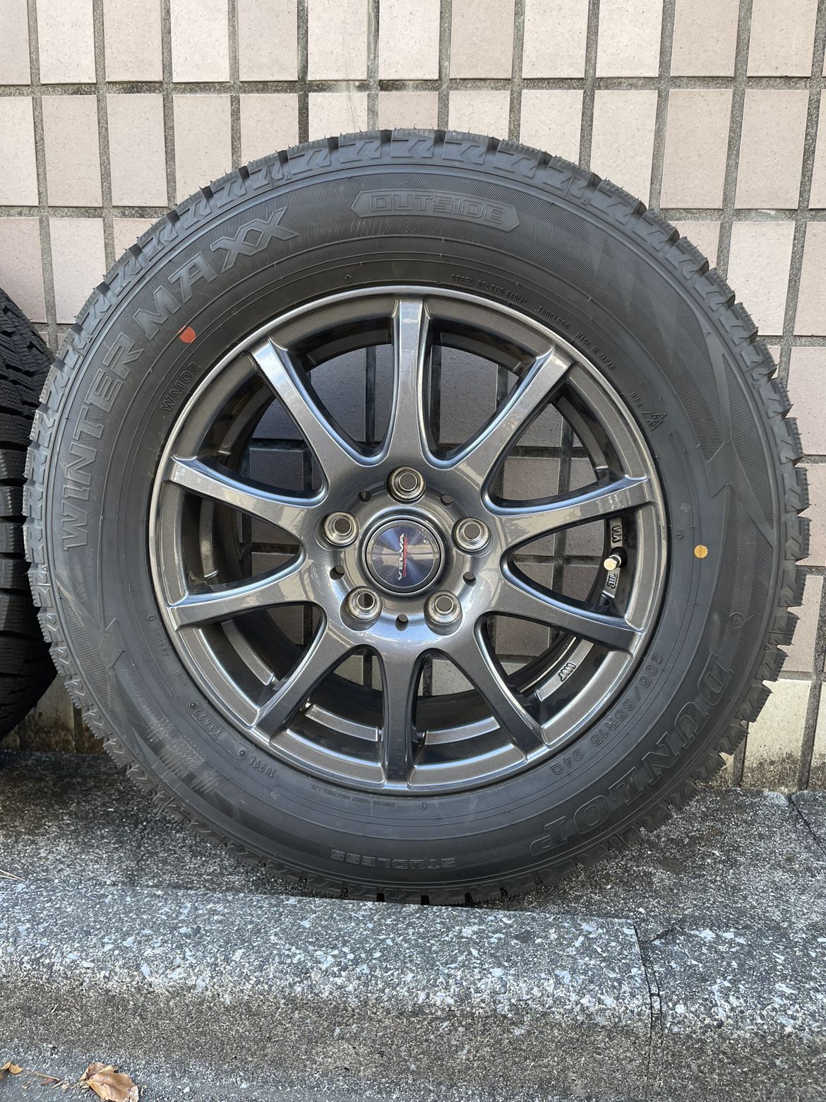 スタッドレスタイヤ&ホイールの写真2枚目