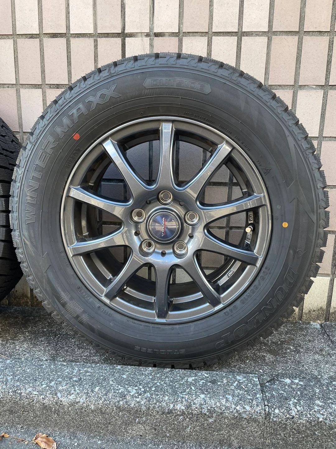 スタッドレスタイヤ&ホイールの写真2枚目