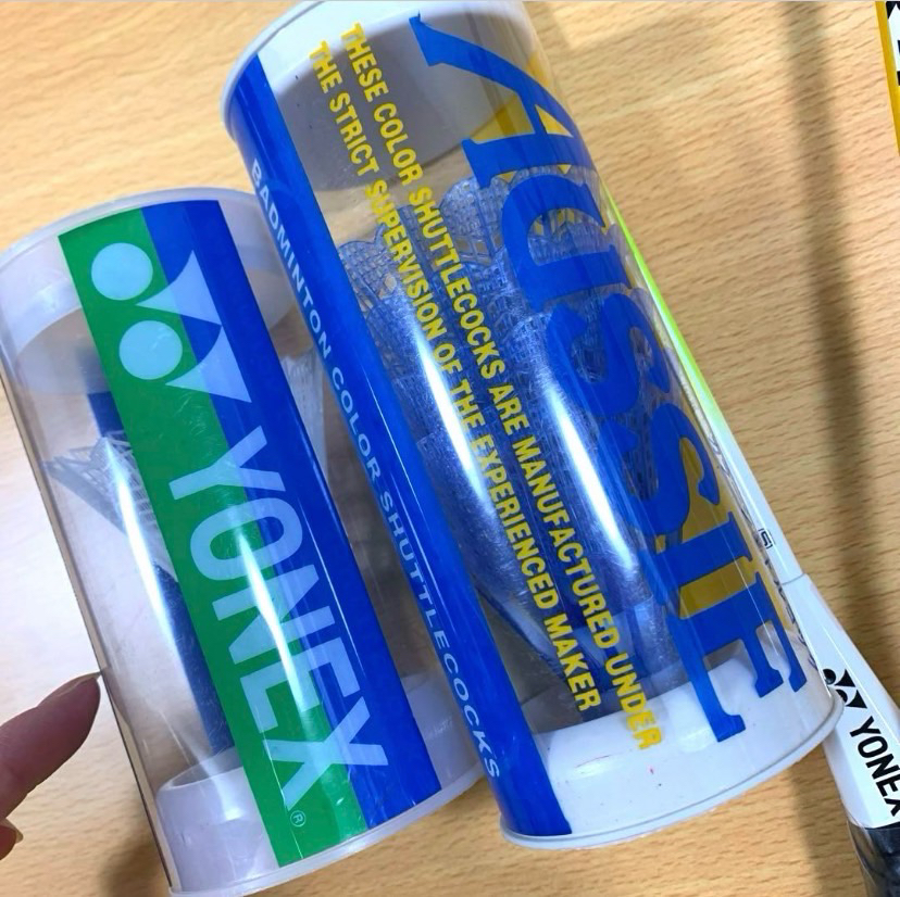 YONEX  バドミントン ラケット 羽の写真4枚目