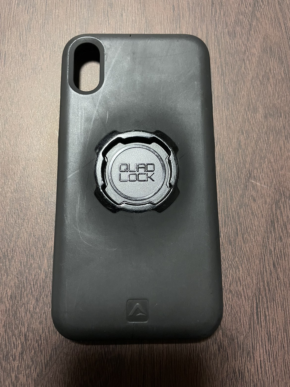 クアッドロック　iPhone XR  ケース