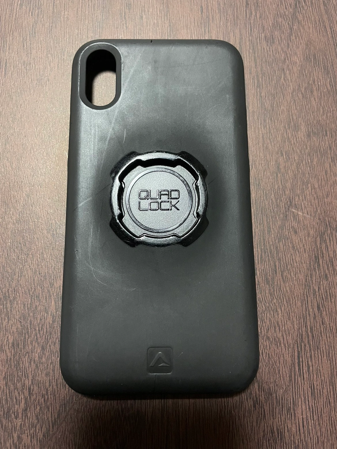 クアッドロック iPhone XR ケース