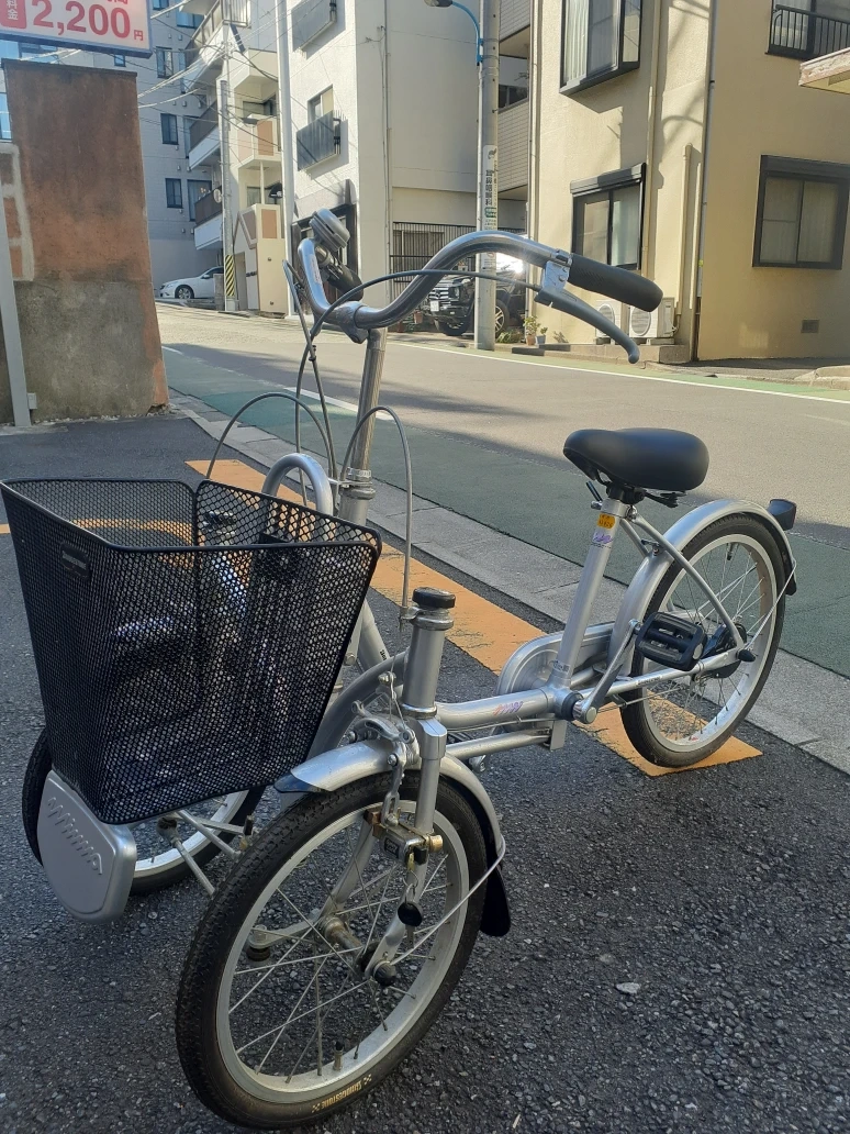 高齢者用三輪車の写真2枚目