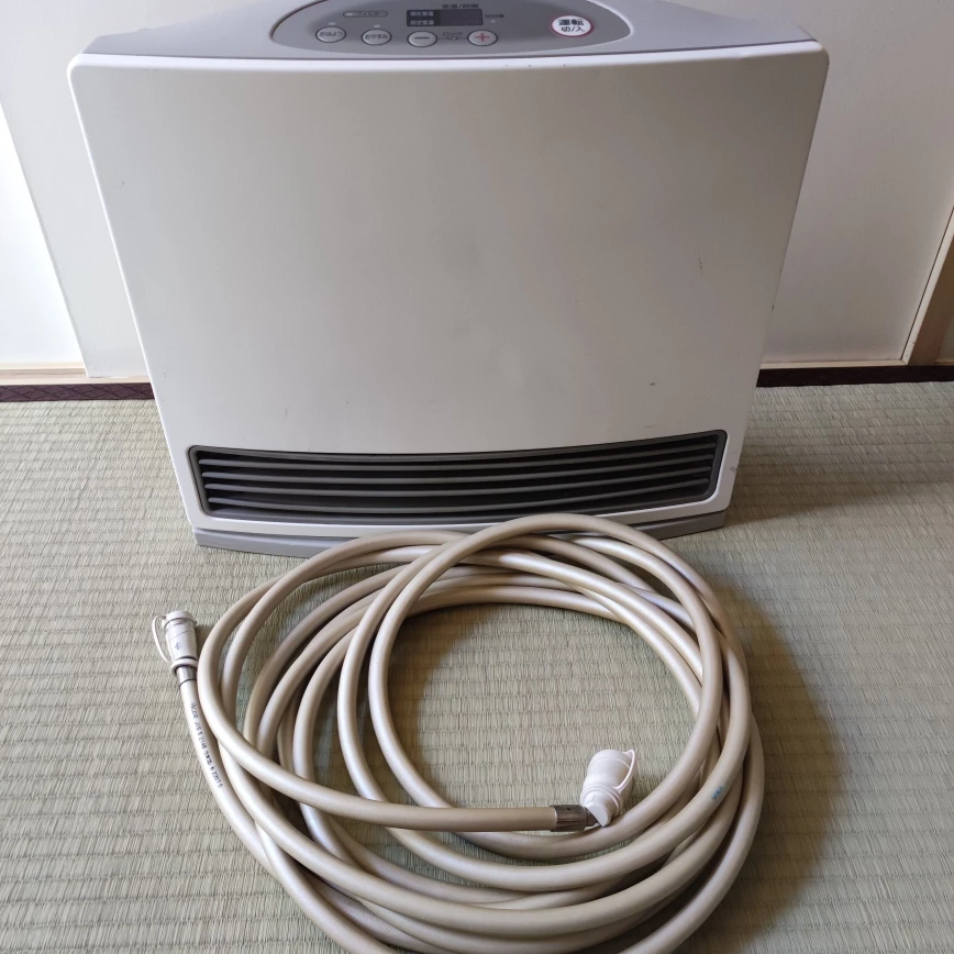 ガスファンヒーター& 8mホース付の写真2枚目