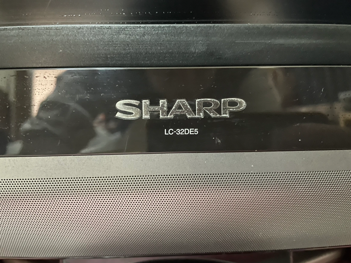 シャープ液晶テレビ32v型の写真3枚目