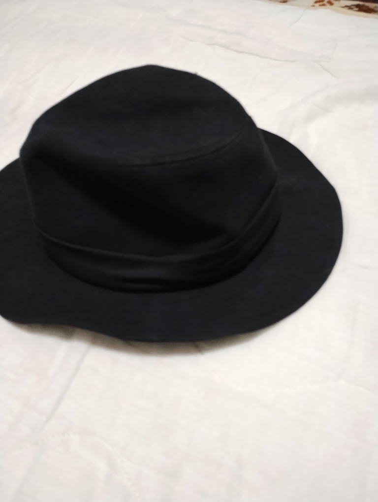 【新品、未使用】帽子、ハット　BLACK　黒の写真4枚目