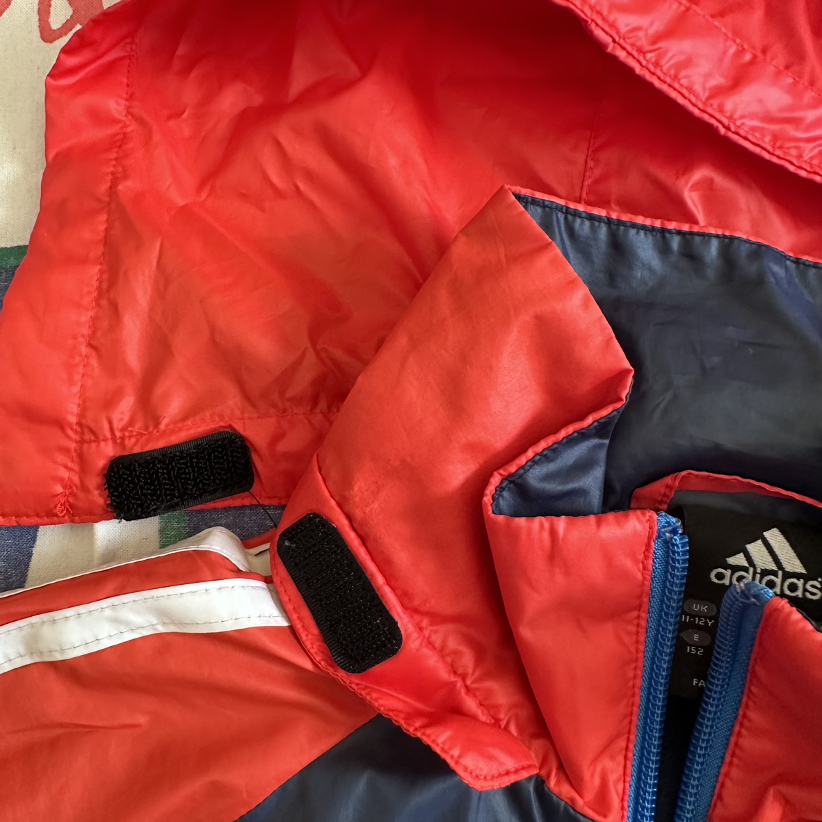 adidas 裏地付きジャンパー ウインドブレーカー 取り外しフード付き 150 オレンジの写真4枚目