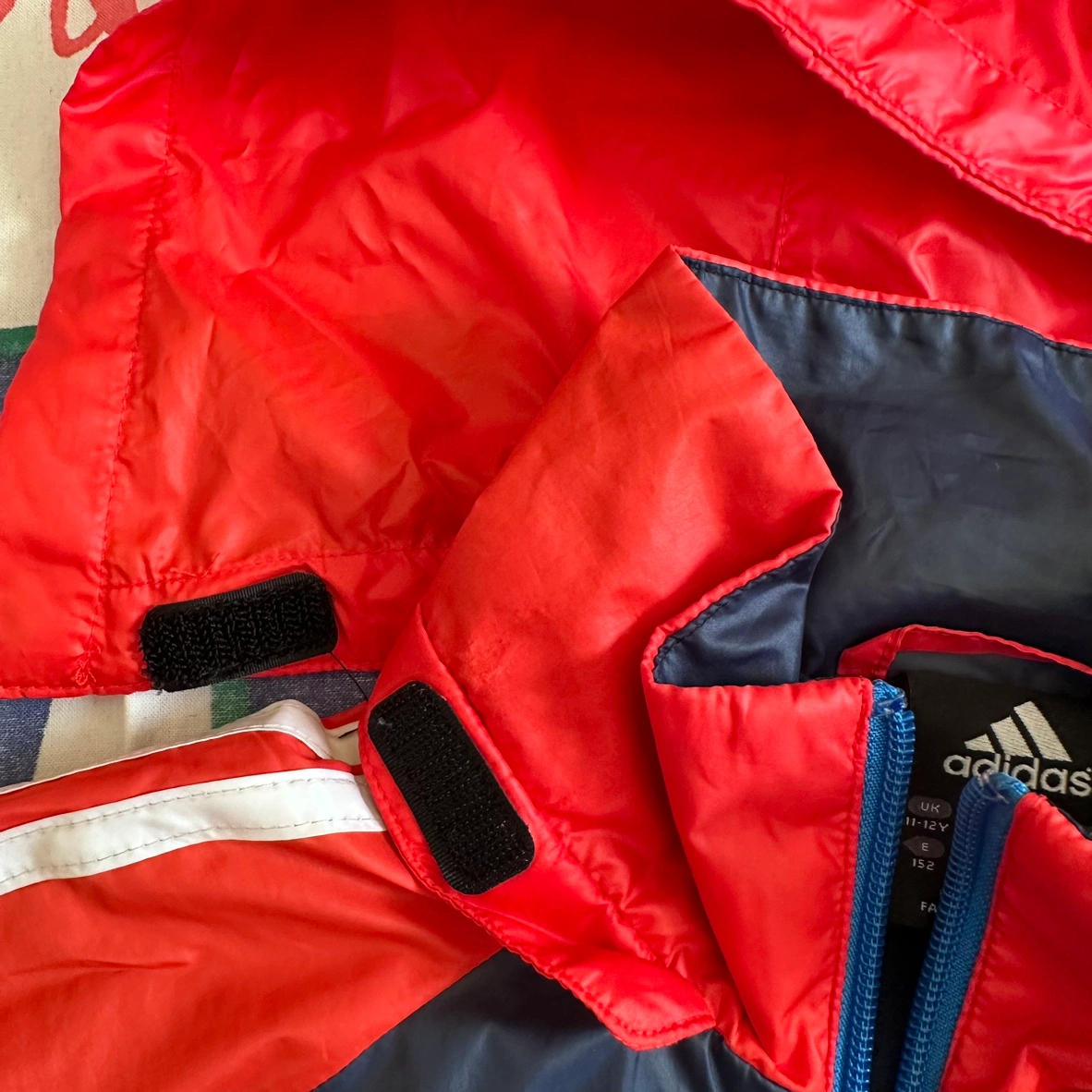adidas 裏地付きジャンパー ウインドブレーカー 取り外しフード付き 150 オレンジの写真4枚目